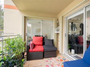 18890 NW 57 ave 210, Hialeah FL 33015