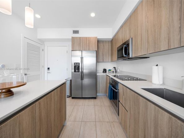 Undisclosed Address #A11876325, Miami FL 33137