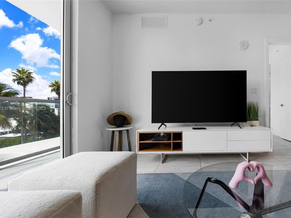 Undisclosed Address #A11876325, Miami FL 33137