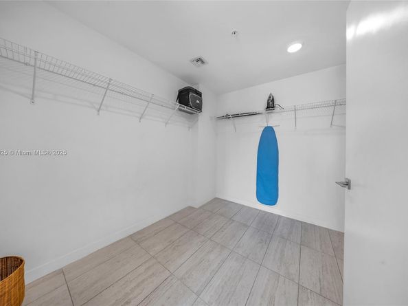 Undisclosed Address #A11876325, Miami FL 33137