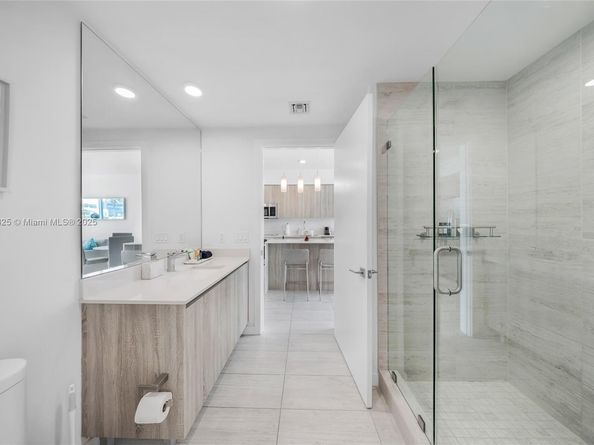Undisclosed Address #A11876325, Miami FL 33137