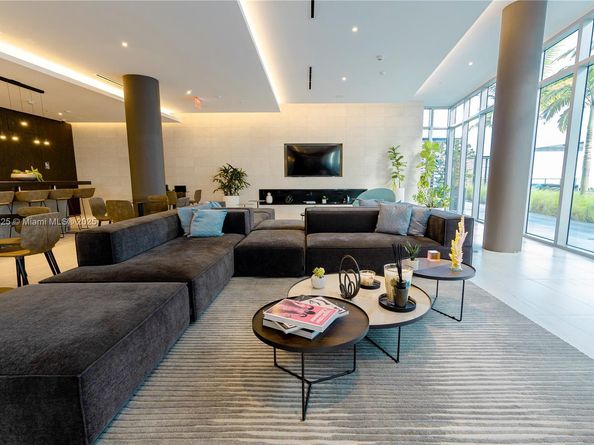 Undisclosed Address #A11876325, Miami FL 33137