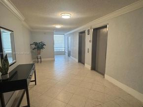 2020 NE 135th St 811, North Miami FL 33181