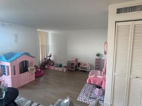 2020 NE 135th St 811, North Miami FL 33181