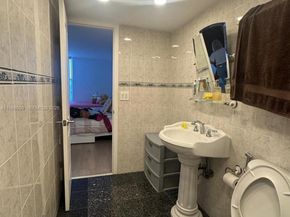 2020 NE 135th St 811, North Miami FL 33181