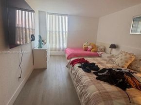 2020 NE 135th St 811, North Miami FL 33181