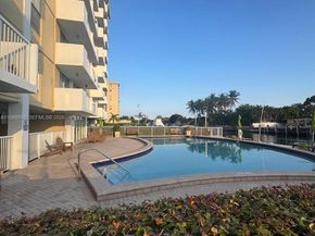 2020 NE 135th St 811, North Miami FL 33181