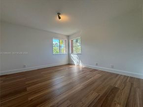 1653 Winterberry Ln, Weston FL 33327
