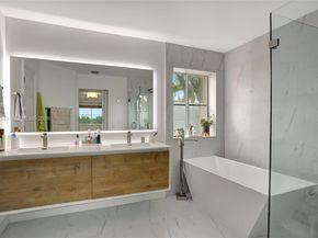 1653 Winterberry Ln, Weston FL 33327