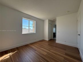 1653 Winterberry Ln, Weston FL 33327