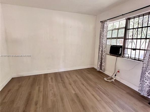 401 NW 81st St, Miami FL 33150