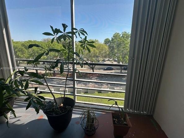 Undisclosed Address #A11816810, Miami FL 33183