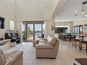 11332 SW 12th St, Pembroke Pines FL 33025