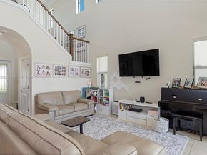 11332 SW 12th St, Pembroke Pines FL 33025