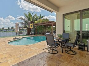 11332 SW 12th St, Pembroke Pines FL 33025