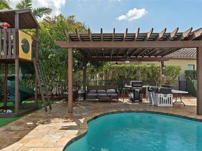 11332 SW 12th St, Pembroke Pines FL 33025