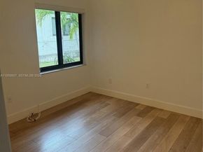 3050 SW 26th St, Miami FL 33133