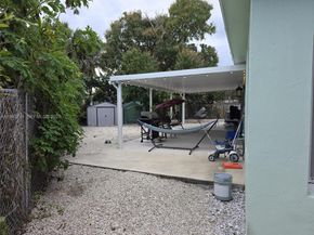 700 SW 28th Ter, Fort Lauderdale FL 33312