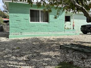 700 SW 28th Ter, Fort Lauderdale FL 33312