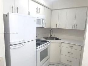 5201 NW 7th St 106, Miami FL 33126