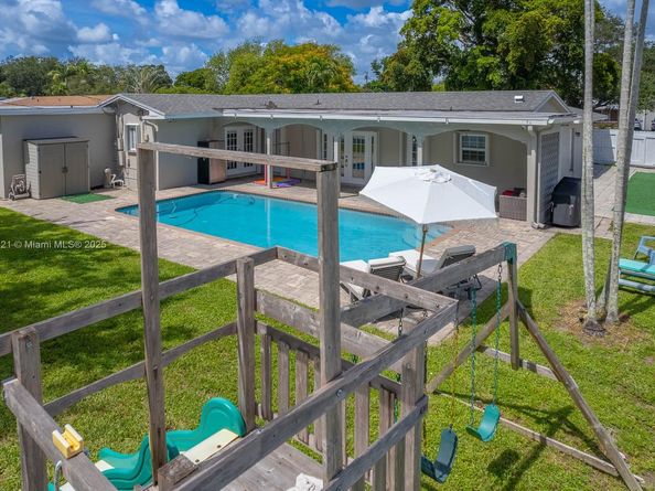 2221 N 43rd Ave, Hollywood FL 33021