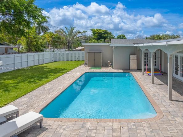 2221 N 43rd Ave, Hollywood FL 33021