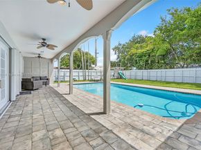 2221 N 43rd Ave, Hollywood FL 33021