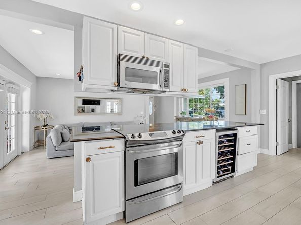 2221 N 43rd Ave, Hollywood FL 33021