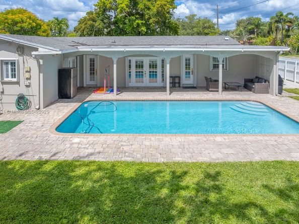 2221 N 43rd Ave, Hollywood FL 33021