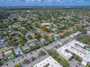 2221 N 43rd Ave, Hollywood FL 33021