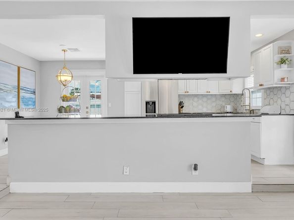 2221 N 43rd Ave, Hollywood FL 33021