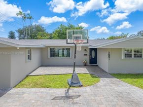 2221 N 43rd Ave, Hollywood FL 33021