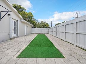 2221 N 43rd Ave, Hollywood FL 33021