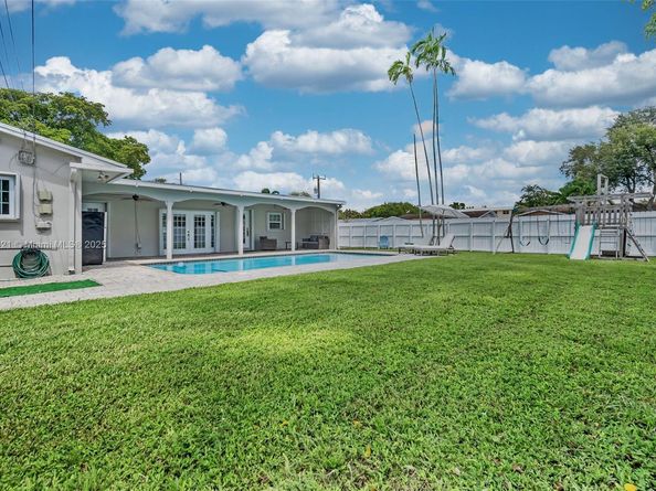 2221 N 43rd Ave, Hollywood FL 33021