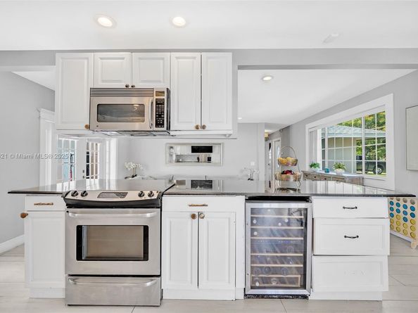 2221 N 43rd Ave, Hollywood FL 33021