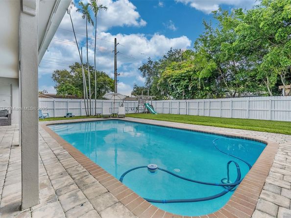 2221 N 43rd Ave, Hollywood FL 33021