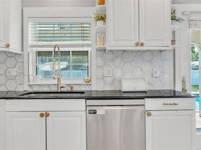 2221 N 43rd Ave, Hollywood FL 33021