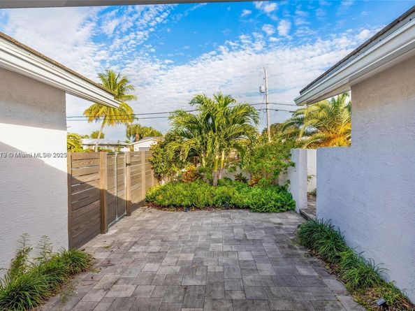 5131 NE 26th Ave, Fort Lauderdale FL 33308