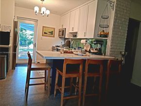 2431 Mayo St, Hollywood FL 33020