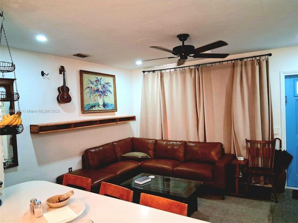 2431 Mayo St, Hollywood FL 33020