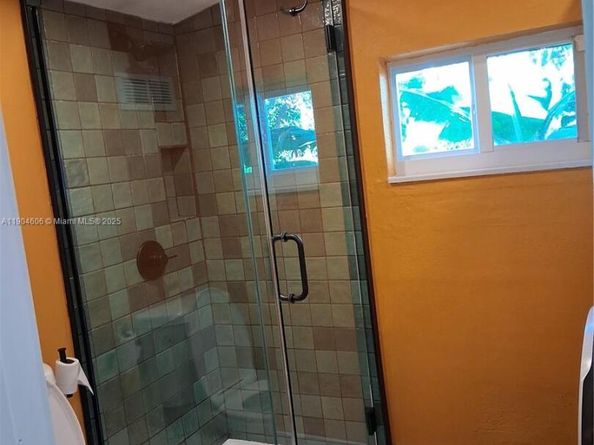 2431 Mayo St, Hollywood FL 33020