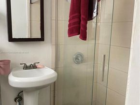 1985 NE 172nd St, North Miami Beach FL 33162