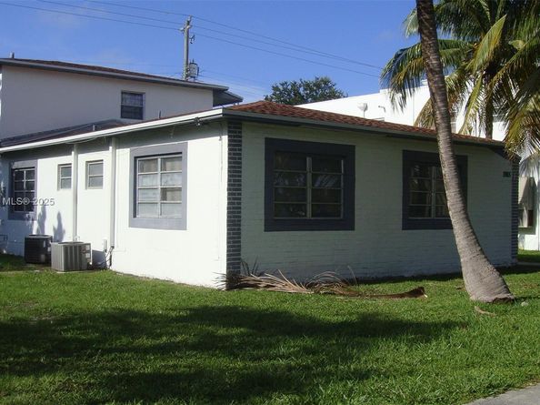 1985 NE 172nd St, North Miami Beach FL 33162