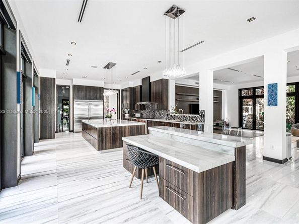 8961 SW 62nd Ct, Pinecrest FL 33156