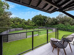 8961 SW 62nd Ct, Pinecrest FL 33156