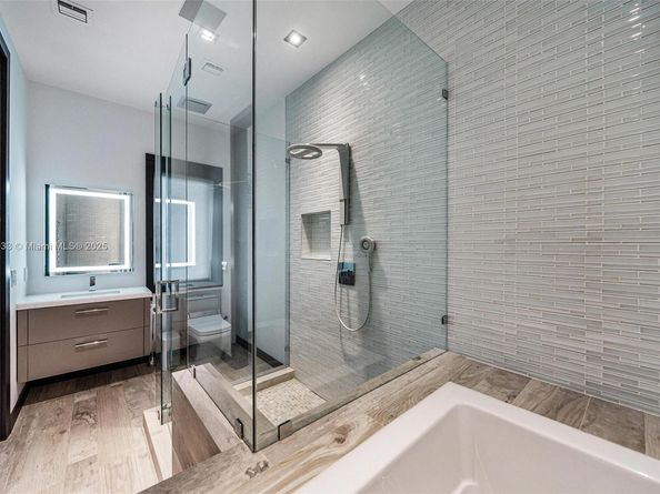 8961 SW 62nd Ct, Pinecrest FL 33156