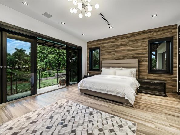 8961 SW 62nd Ct, Pinecrest FL 33156