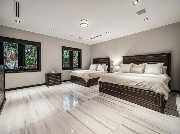 8961 SW 62nd Ct, Pinecrest FL 33156