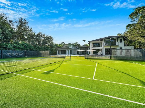 8961 SW 62nd Ct, Pinecrest FL 33156