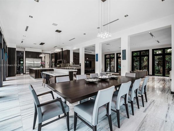 8961 SW 62nd Ct, Pinecrest FL 33156